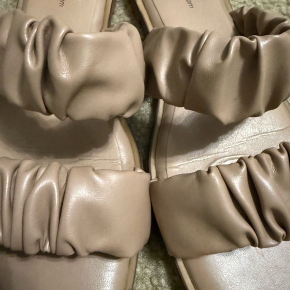 Time and Tru Tan Sandals with Ruched Strap - Picture 2 of 3